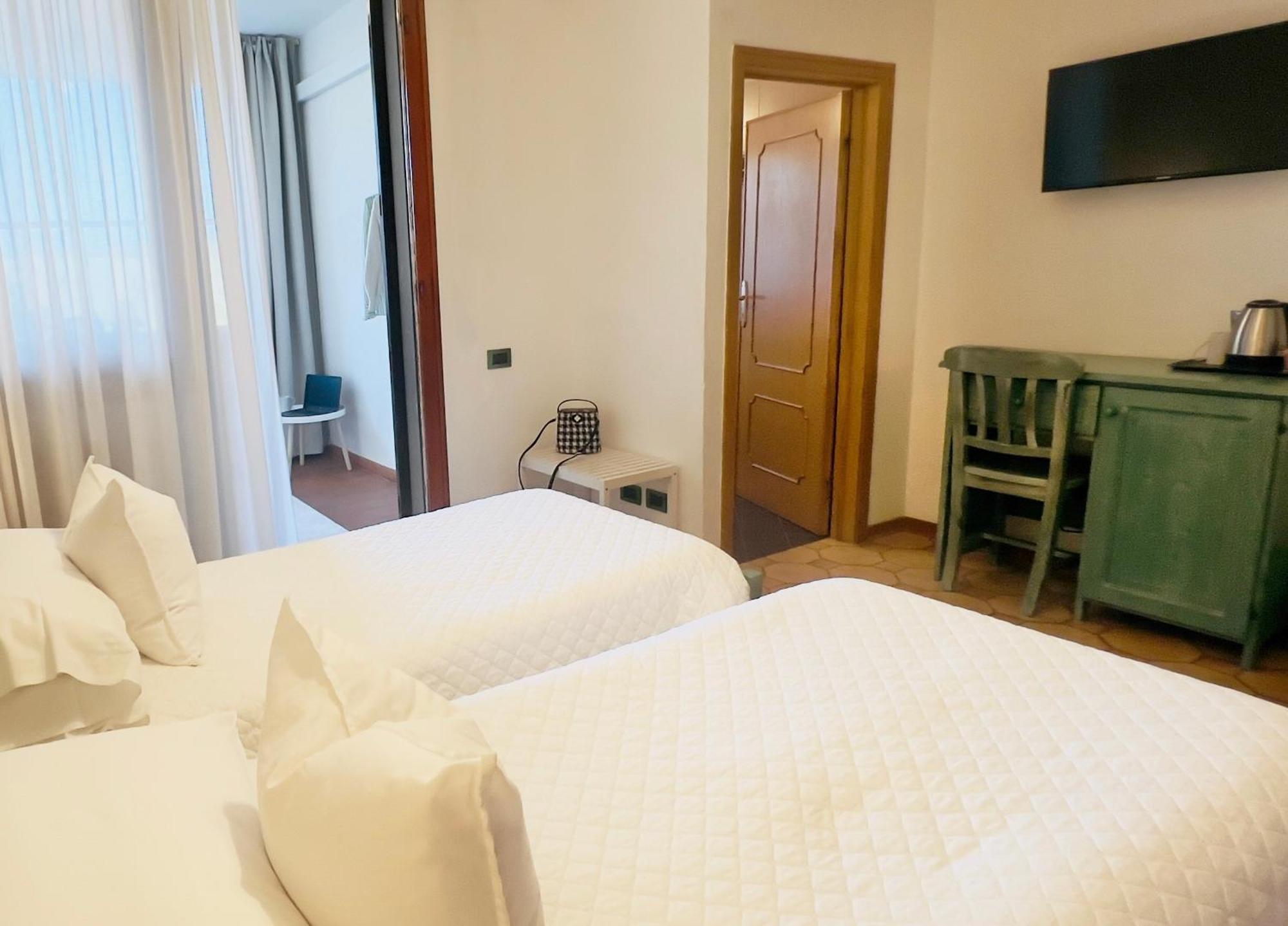 Villa Lavinia B&B Montescudaio Habitación foto